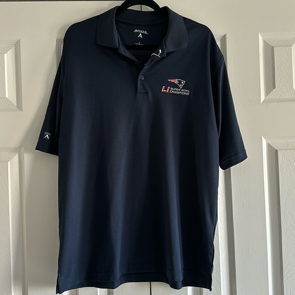 Antigua Men’s Navy Blue LI (51) New England Patriots Super Bowl Champion Shirt